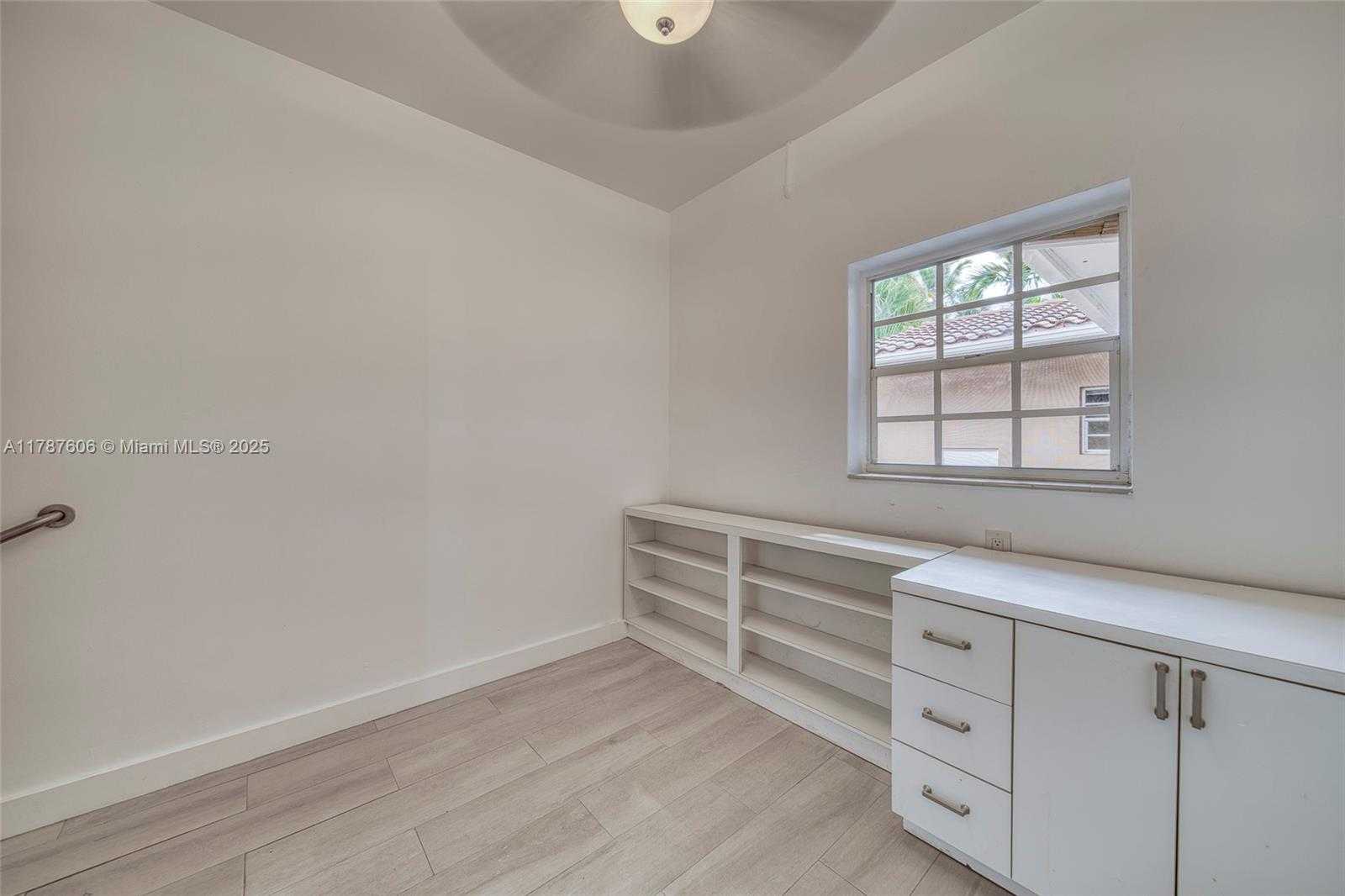 Small Image of 645 ALTARA AVE, Coral Gables Number 19
