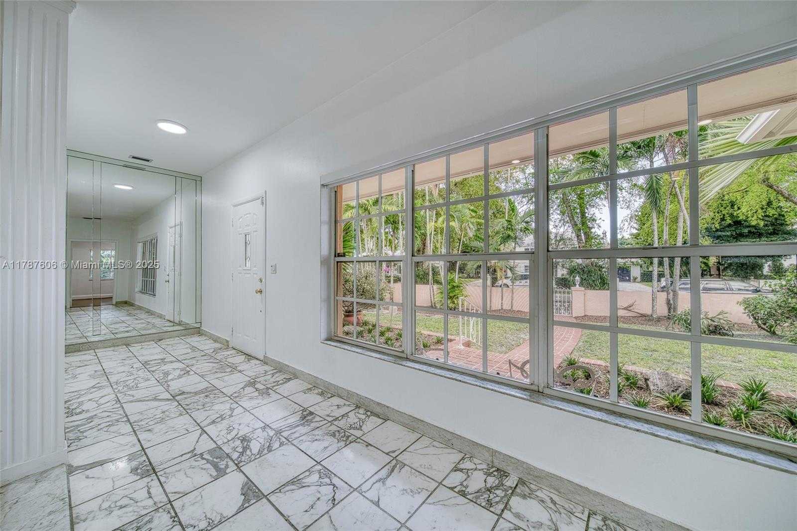 Small Image of 645 ALTARA AVE, Coral Gables Number 2