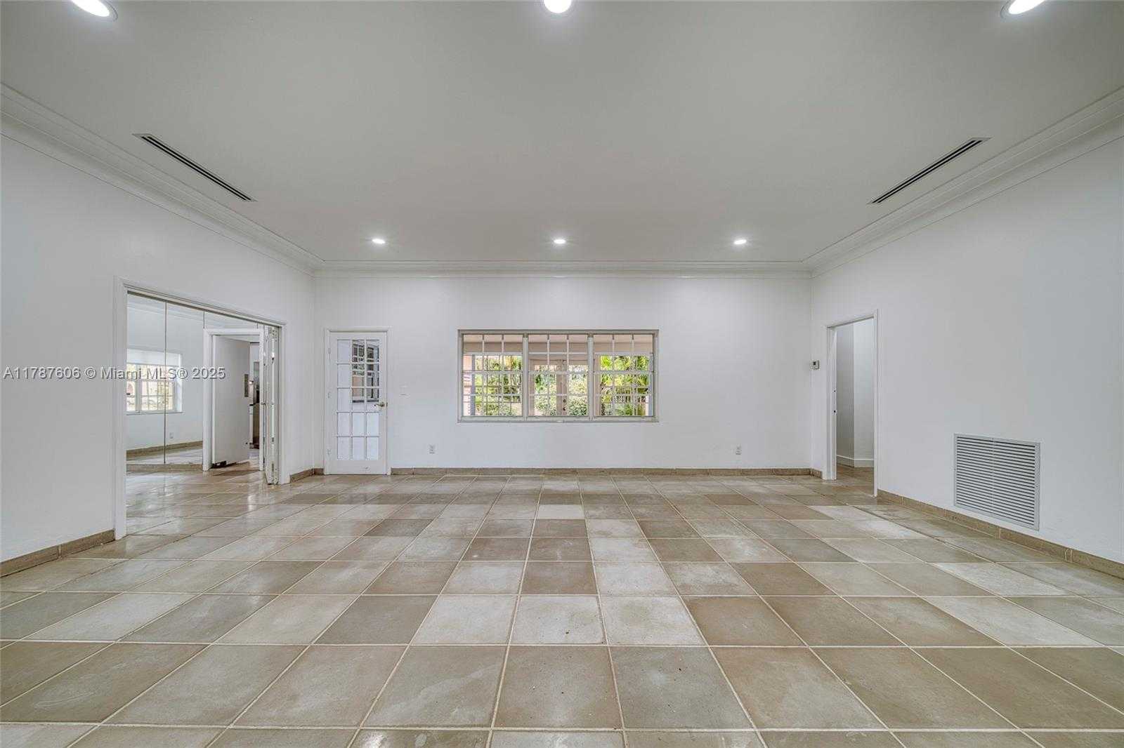 Small Image of 645 ALTARA AVE, Coral Gables Number 20