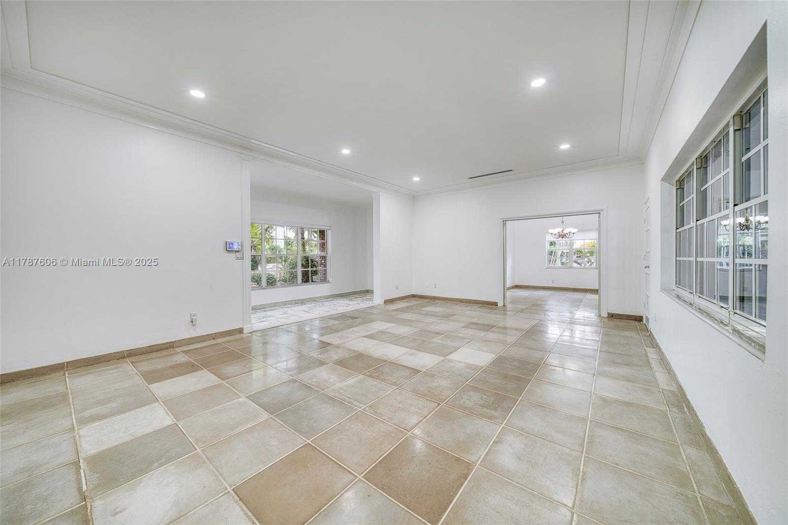 Small Image of 645 ALTARA AVE, Coral Gables Number 21