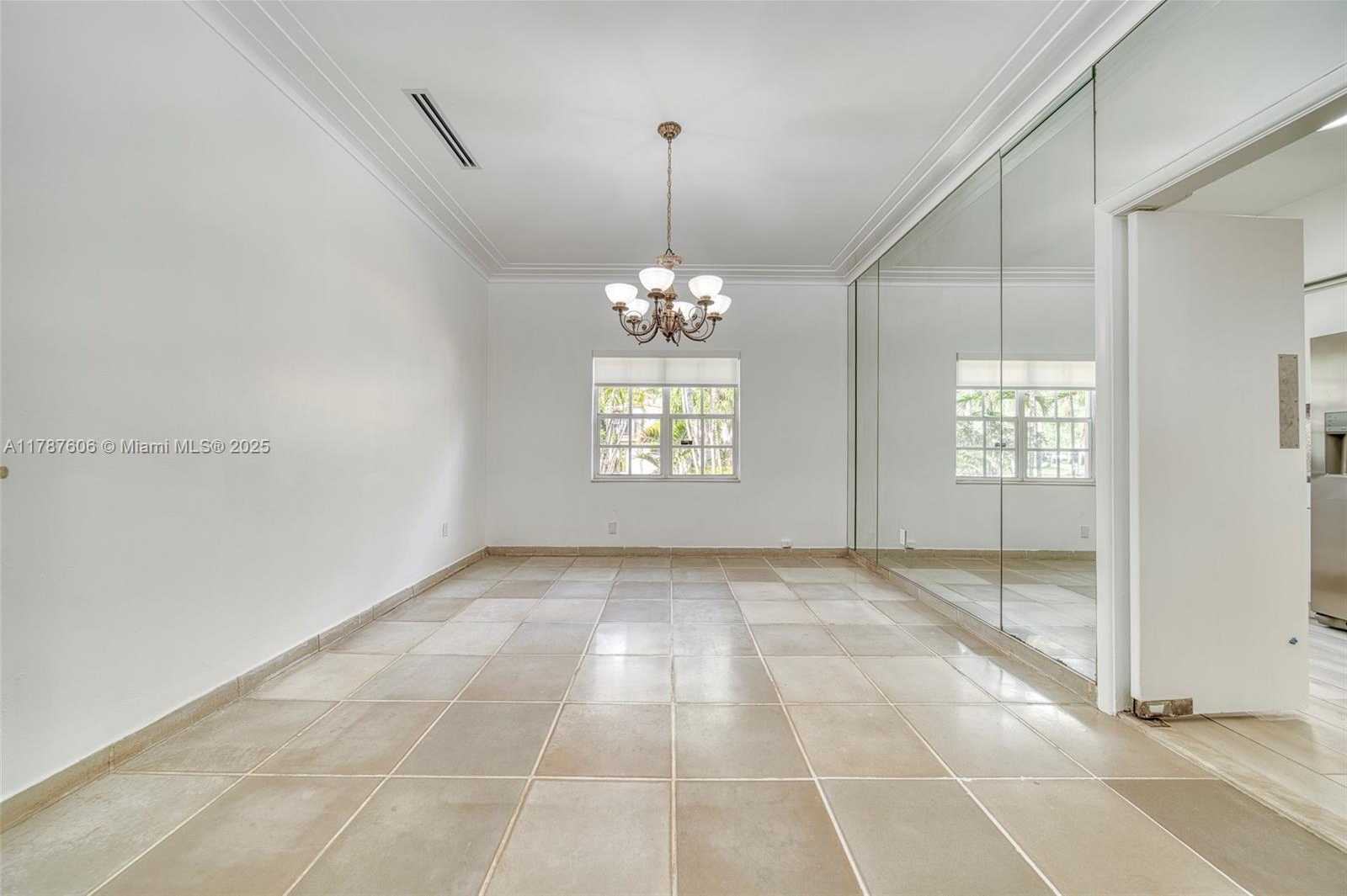 Small Image of 645 ALTARA AVE, Coral Gables Number 23