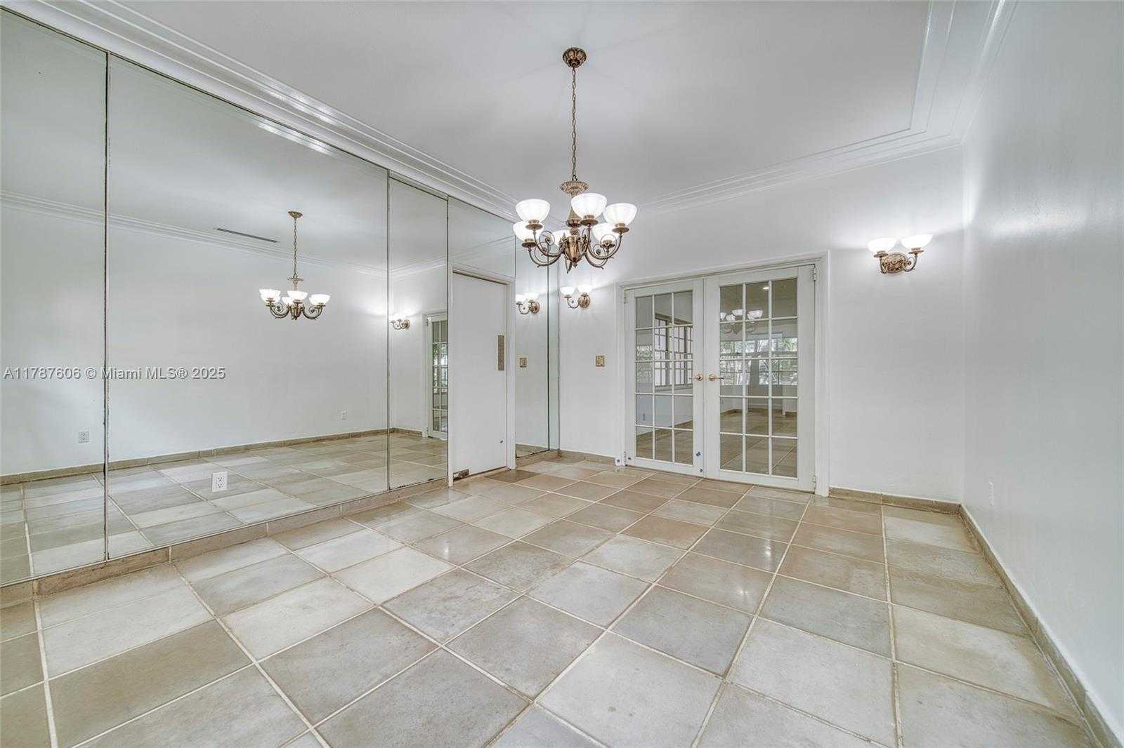 Small Image of 645 ALTARA AVE, Coral Gables Number 24