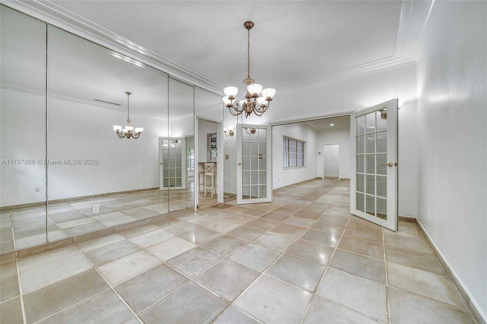 Small Image of 645 ALTARA AVE, Coral Gables Number 25