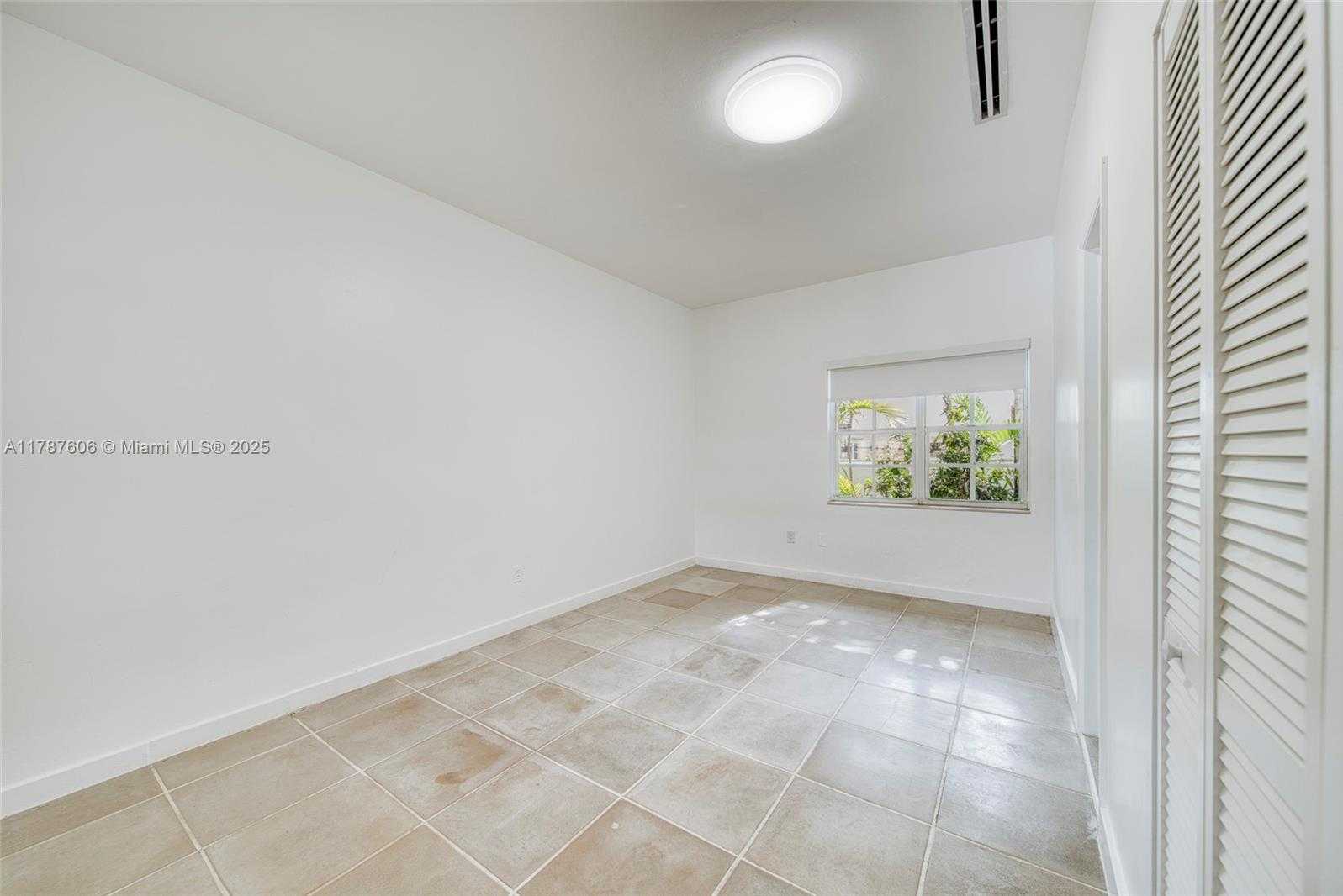 Small Image of 645 ALTARA AVE, Coral Gables Number 27