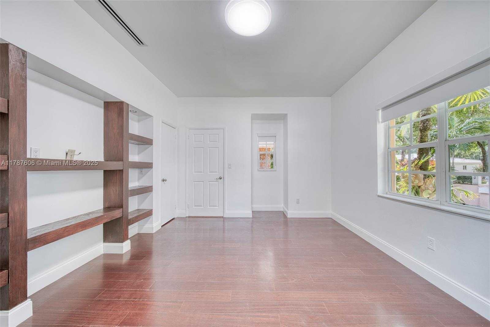 Small Image of 645 ALTARA AVE, Coral Gables Number 34