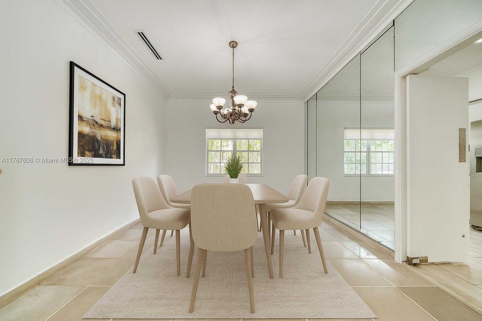 Small Image of 645 ALTARA AVE, Coral Gables Number 4