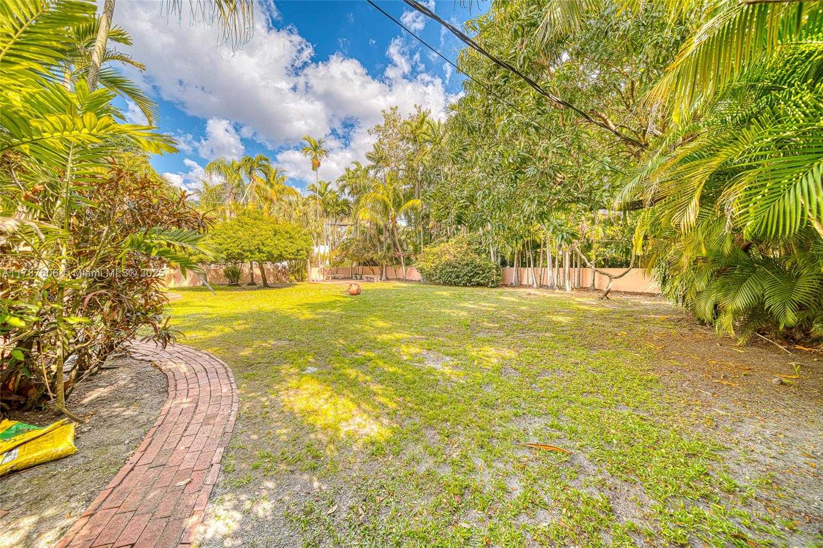 Small Image of 645 ALTARA AVE, Coral Gables Number 43