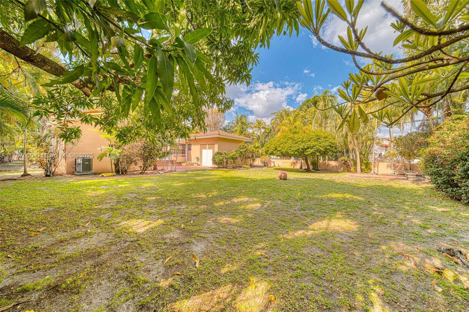 Small Image of 645 ALTARA AVE, Coral Gables Number 47