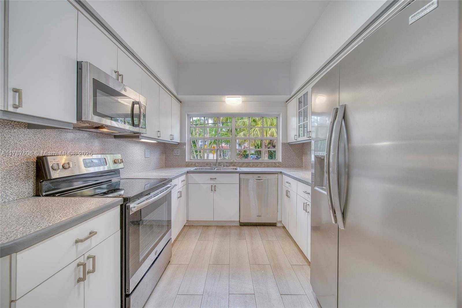 Small Image of 645 ALTARA AVE, Coral Gables Number 6