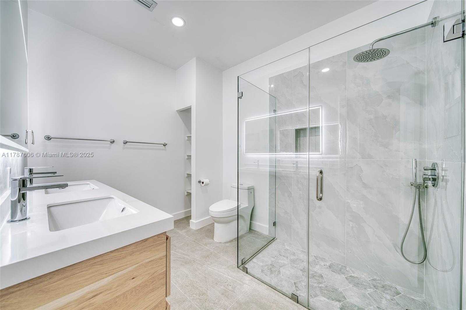 Small Image of 645 ALTARA AVE, Coral Gables Number 9