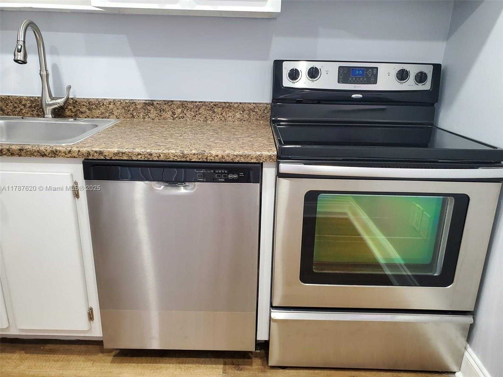 Small Image of 16950 WEST DIXIE HWY A639 HWY #639, North Miami Beach Number 4