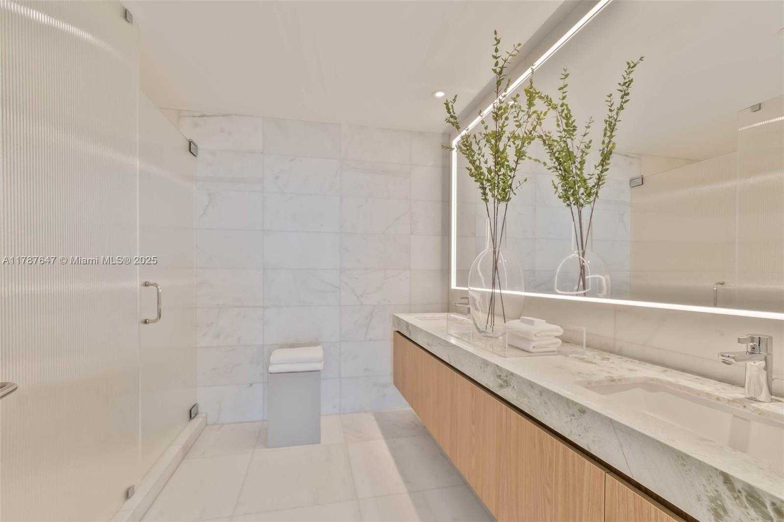 Small Image of 500 Alton Rd, Miami Beach, FL 33139, USA Number 10