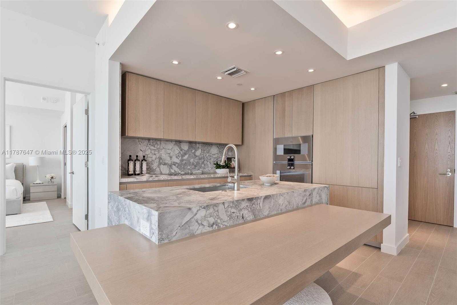 Small Image of 500 Alton Rd, Miami Beach, FL 33139, USA Number 11