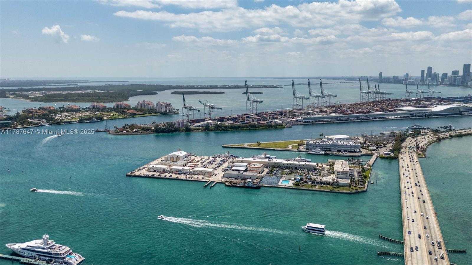 Small Image of 500 Alton Rd, Miami Beach, FL 33139, USA Number 44