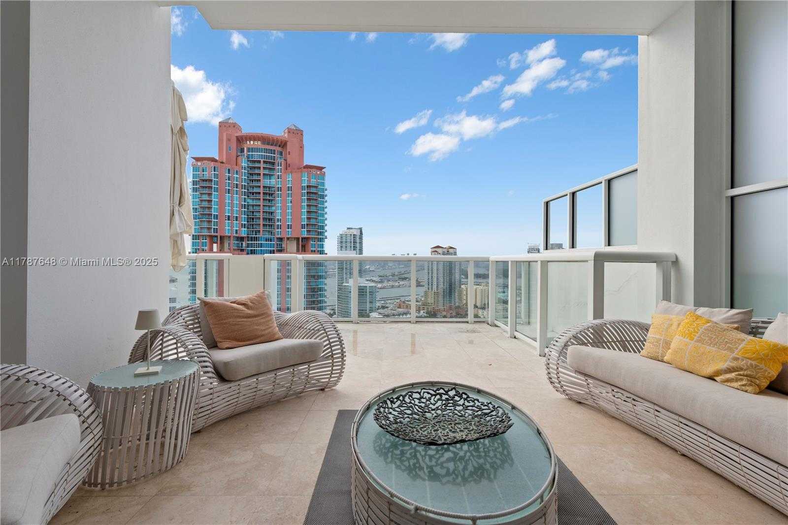 Small Image of 50 SOUTH POINTE DR #2703, Miami Beach Number 16