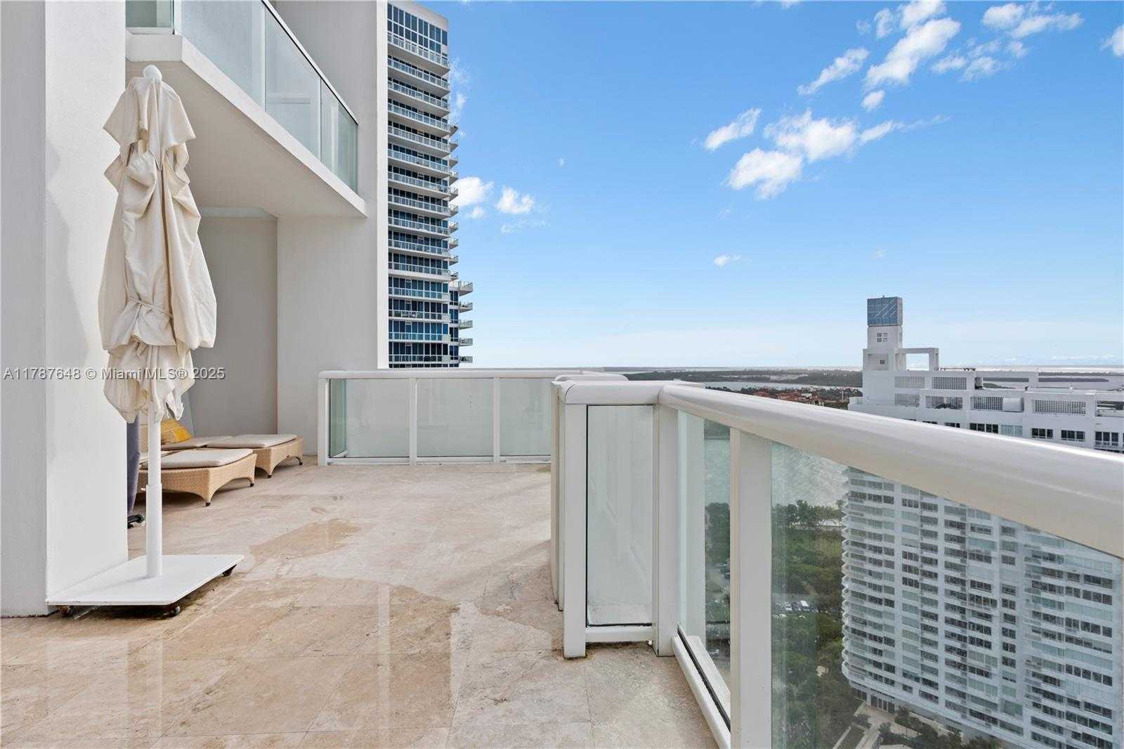 Small Image of 50 SOUTH POINTE DR #2703, Miami Beach Number 19