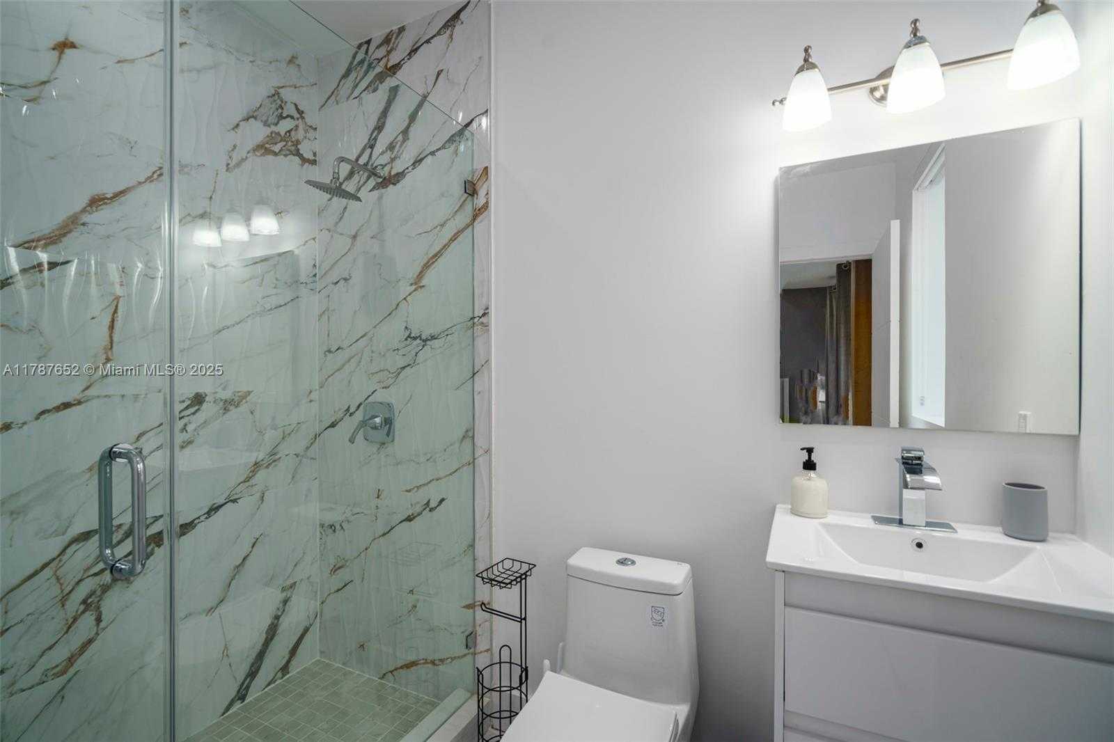 Small Image of 1002 NORTH RIVERSIDE DRIVE, Pompano Beach Number 11