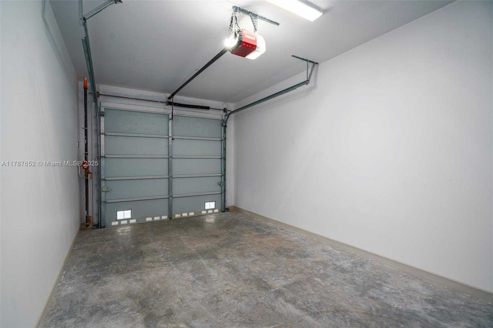 Small Image of 1002 NORTH RIVERSIDE DRIVE, Pompano Beach Number 13