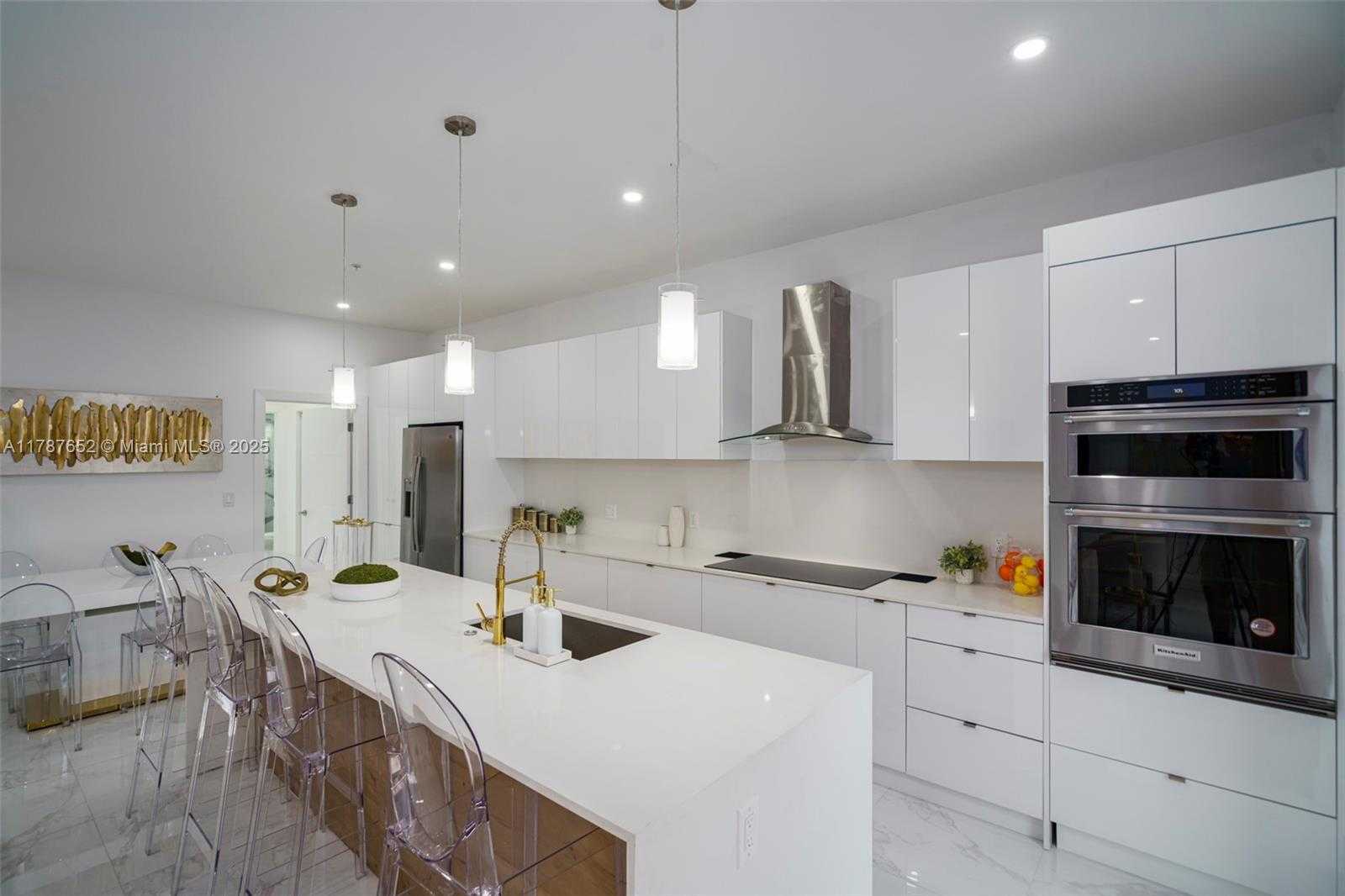 Small Image of 1002 NORTH RIVERSIDE DRIVE, Pompano Beach Number 2