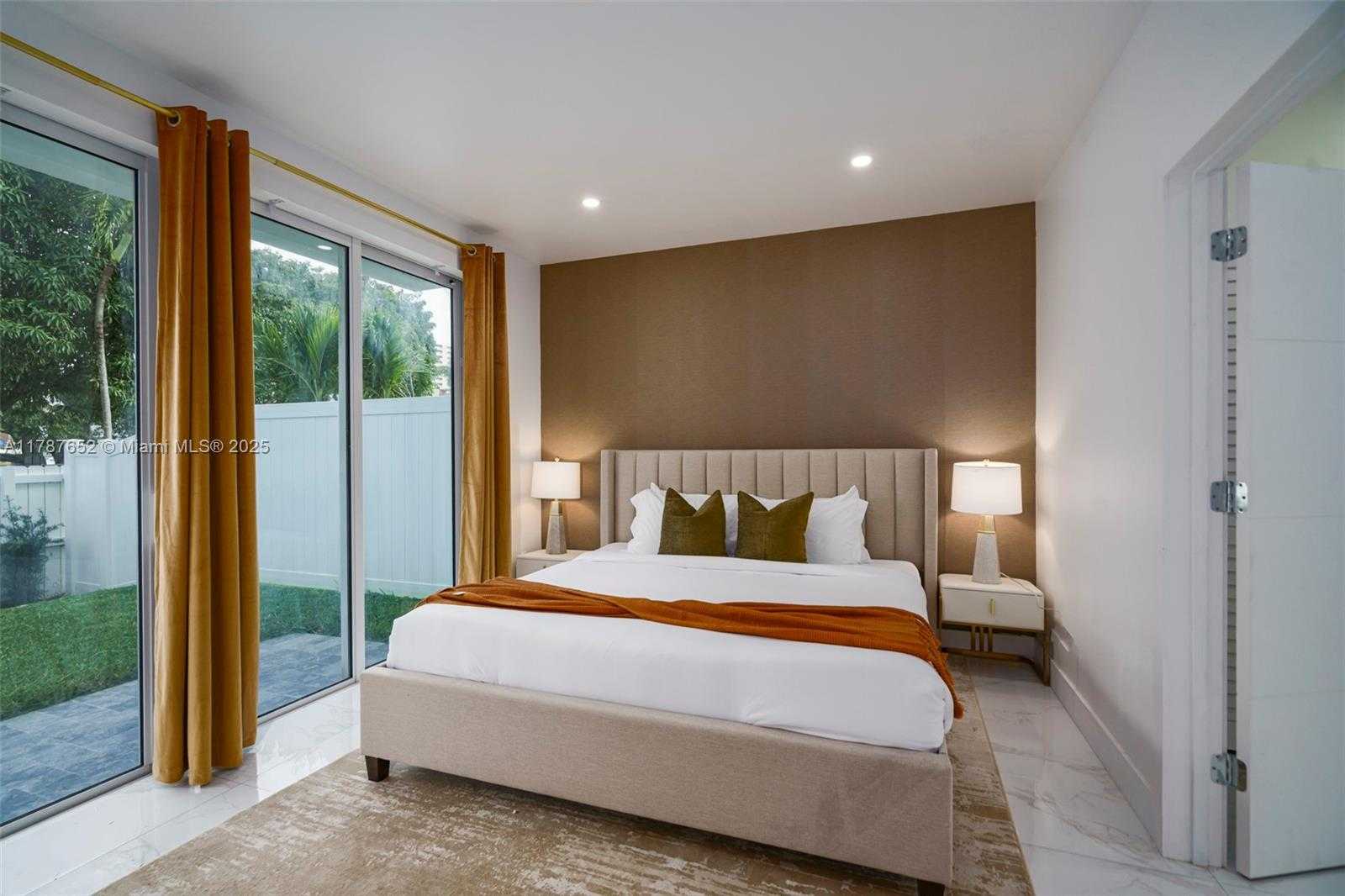 Small Image of 1002 NORTH RIVERSIDE DRIVE, Pompano Beach Number 5