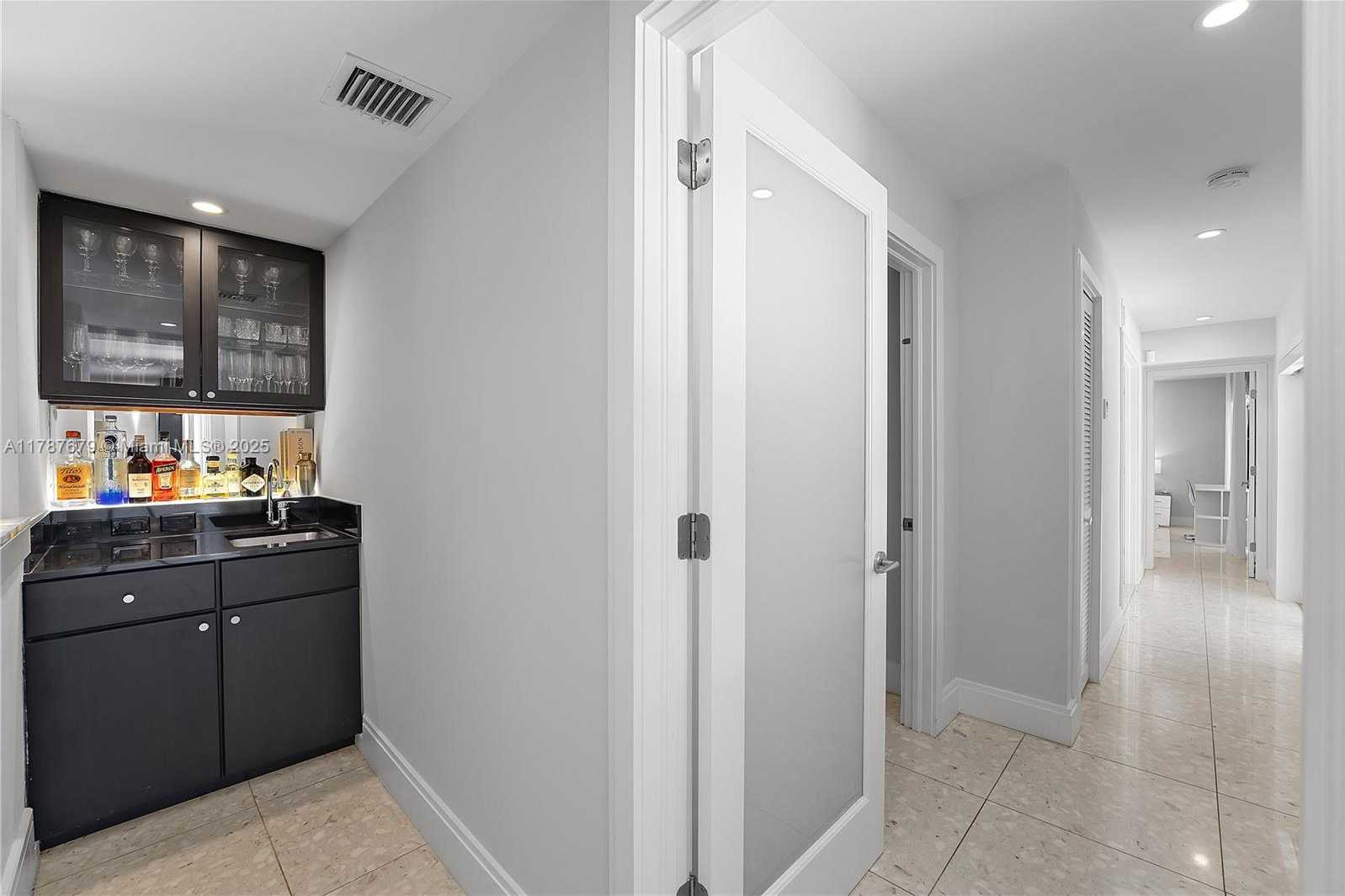 Small Image of 122 EAST 2ND CT, Miami Beach Number 17