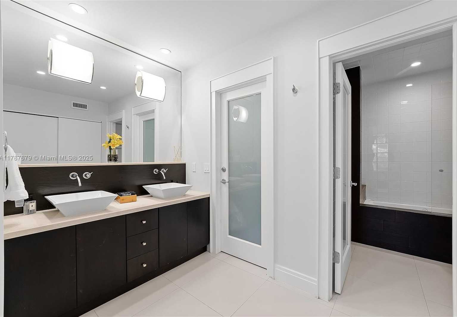 Small Image of 122 EAST 2ND CT, Miami Beach Number 25