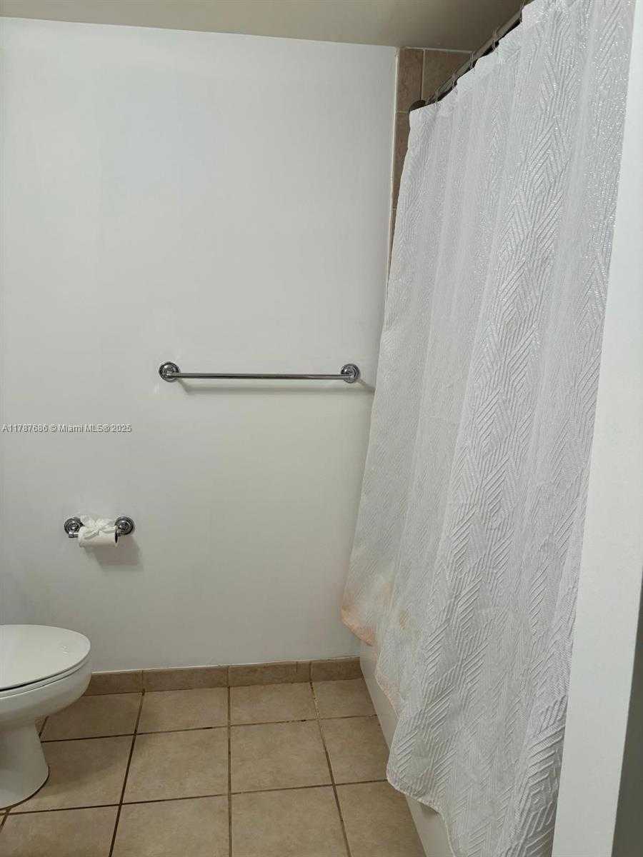 Small Image of 19501 WEST COUNTRY CLUB DR #2601, Aventura Number 10