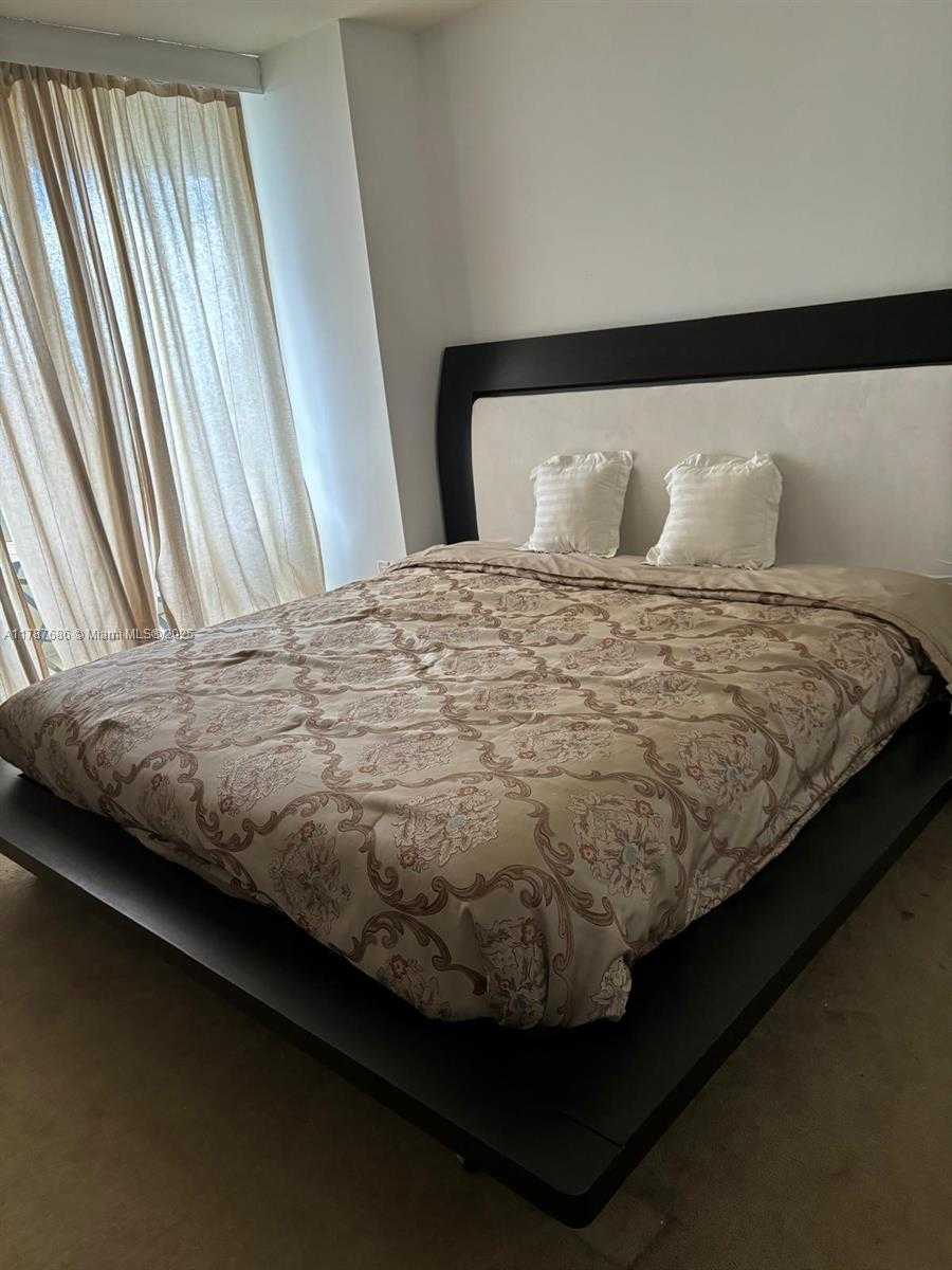 Small Image of 19501 WEST COUNTRY CLUB DR #2601, Aventura Number 11
