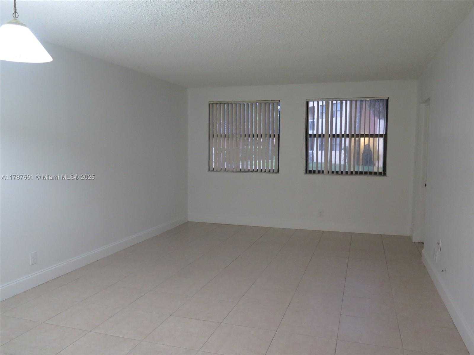 Small Image of 8180 #130, Doral Number 11