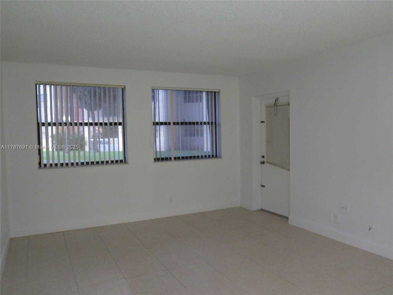 Small Image of 8180 #130, Doral Number 13
