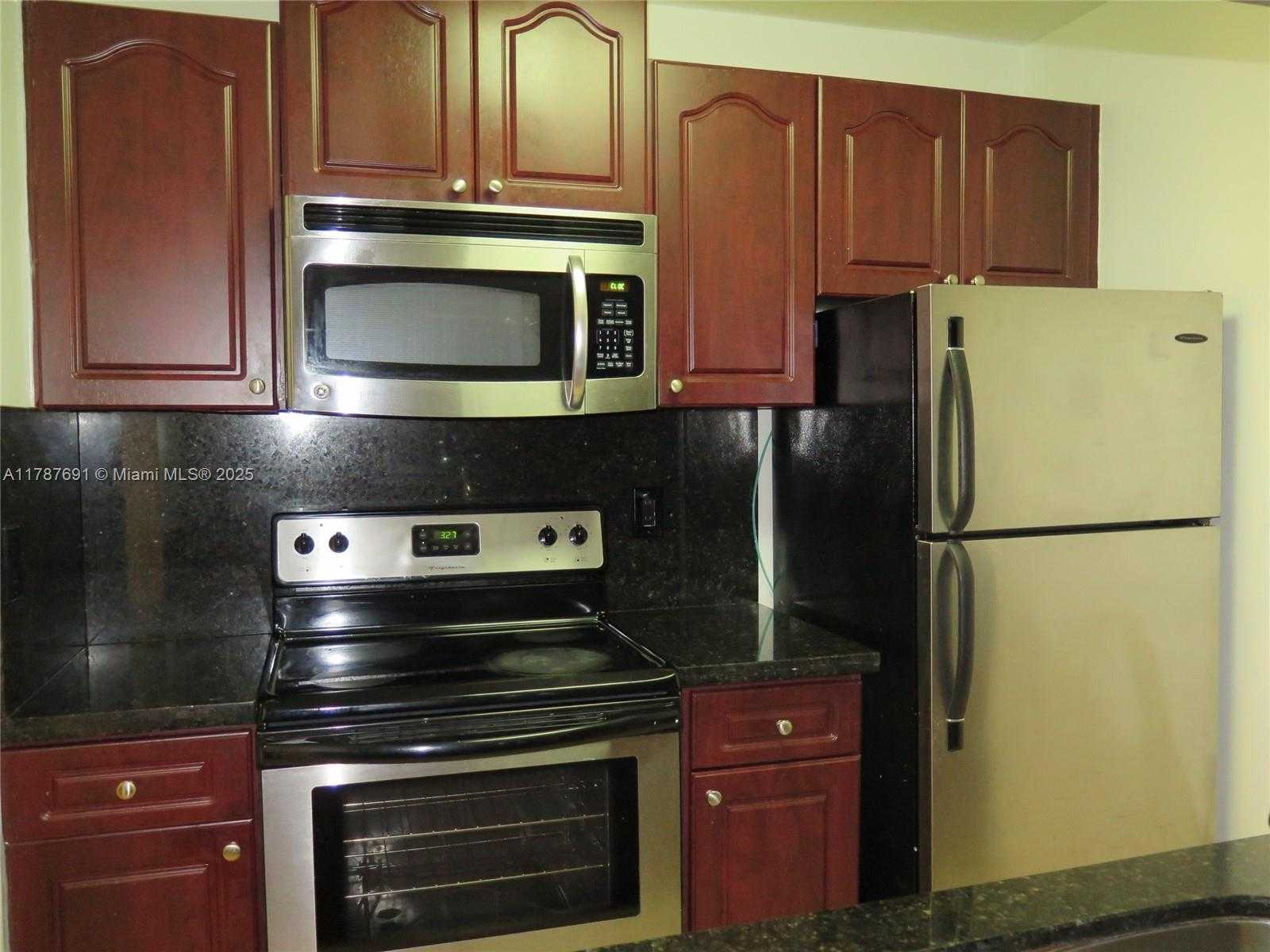 Small Image of 8180 #130, Doral Number 15