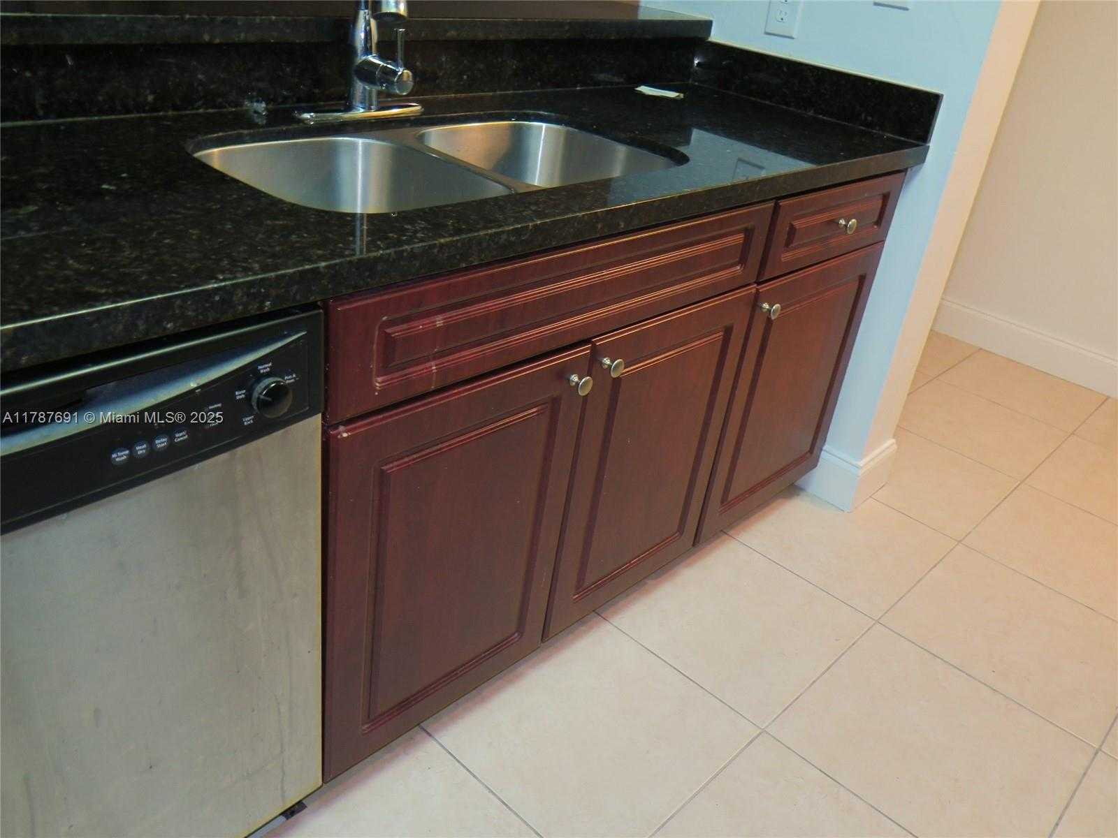 Small Image of 8180 #130, Doral Number 21