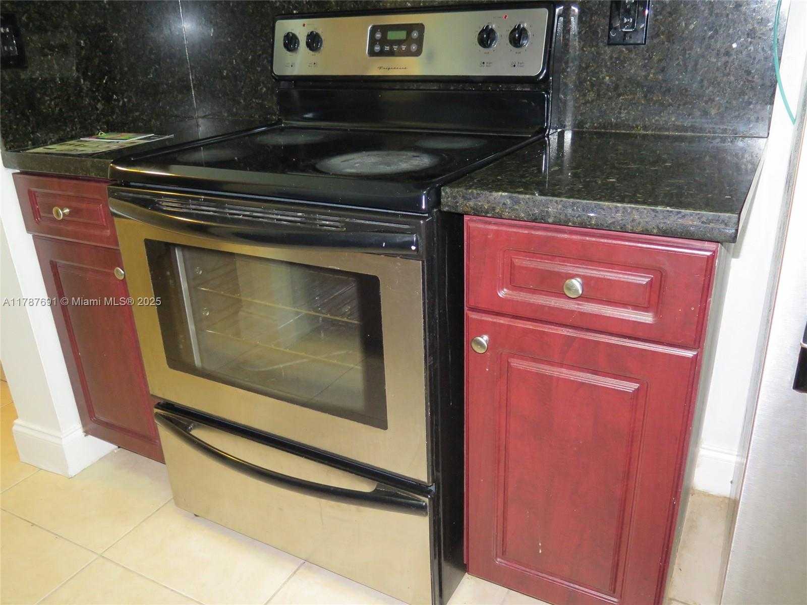 Small Image of 8180 #130, Doral Number 22