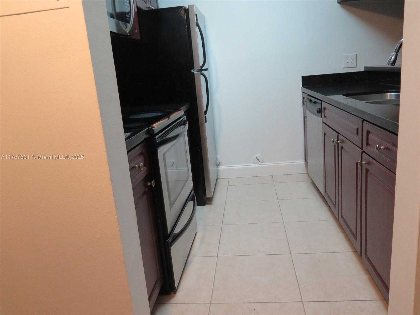 Small Image of 8180 #130, Doral Number 23