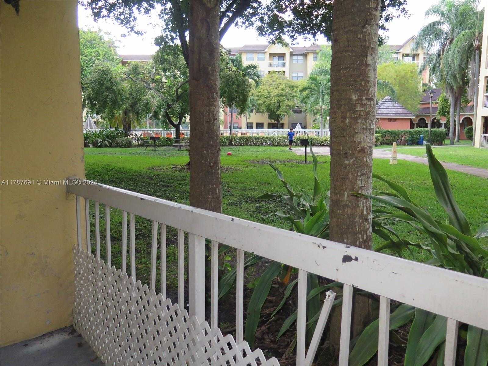 Small Image of 8180 #130, Doral Number 28