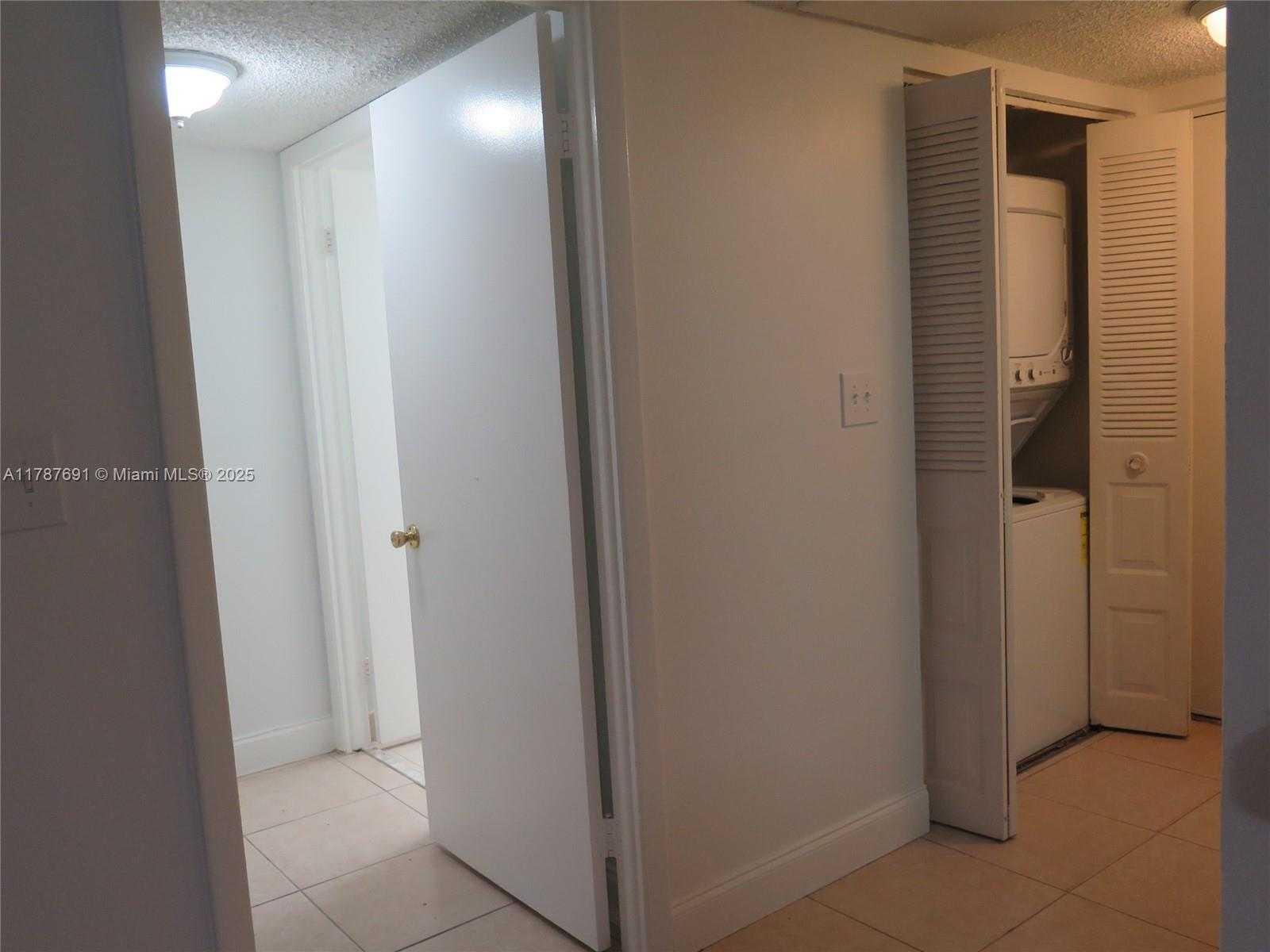 Small Image of 8180 #130, Doral Number 31