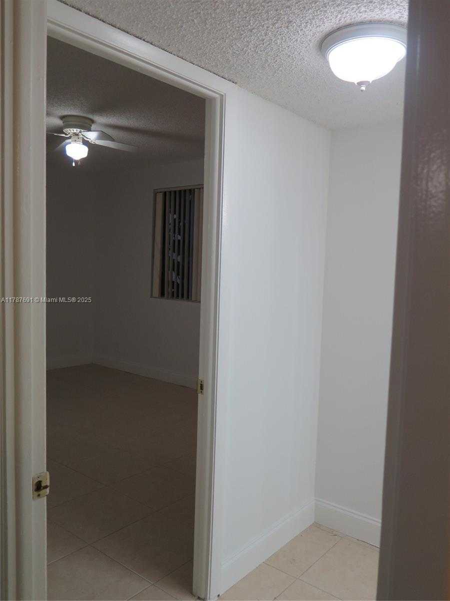 Small Image of 8180 #130, Doral Number 34