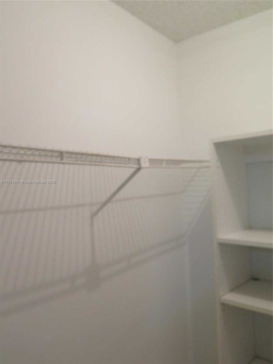 Small Image of 8180 #130, Doral Number 38