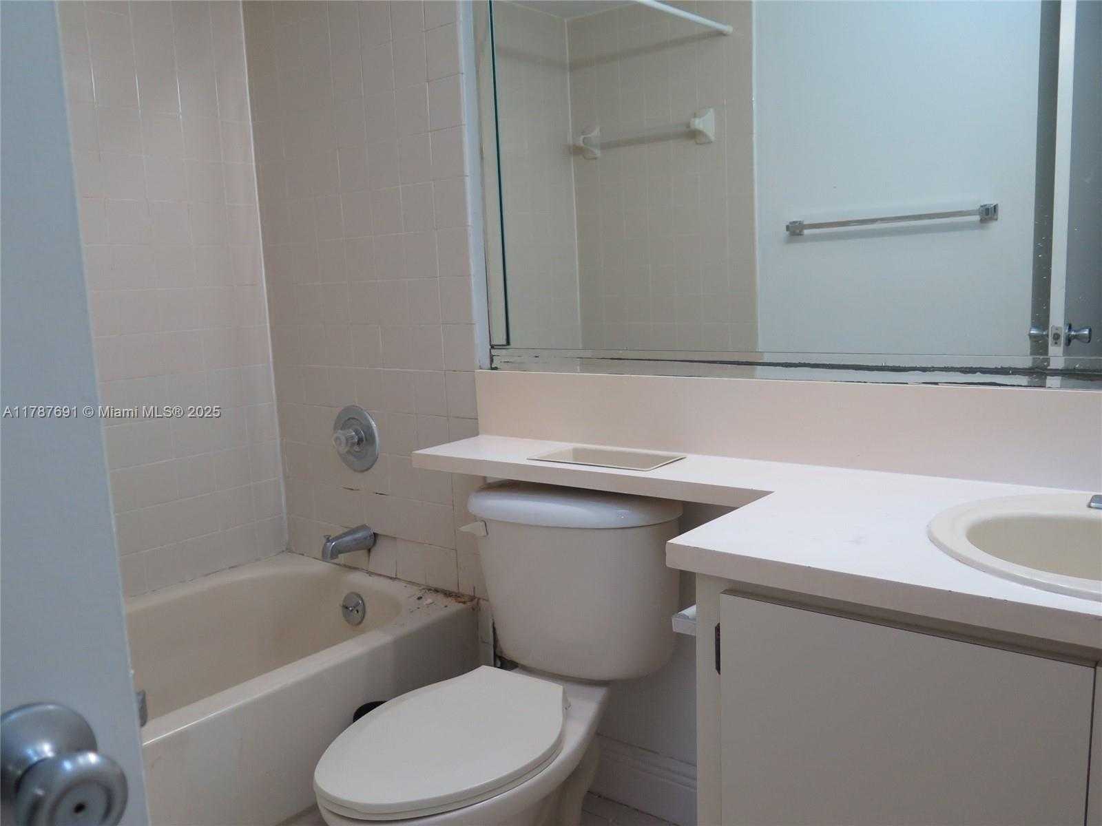 Small Image of 8180 #130, Doral Number 41