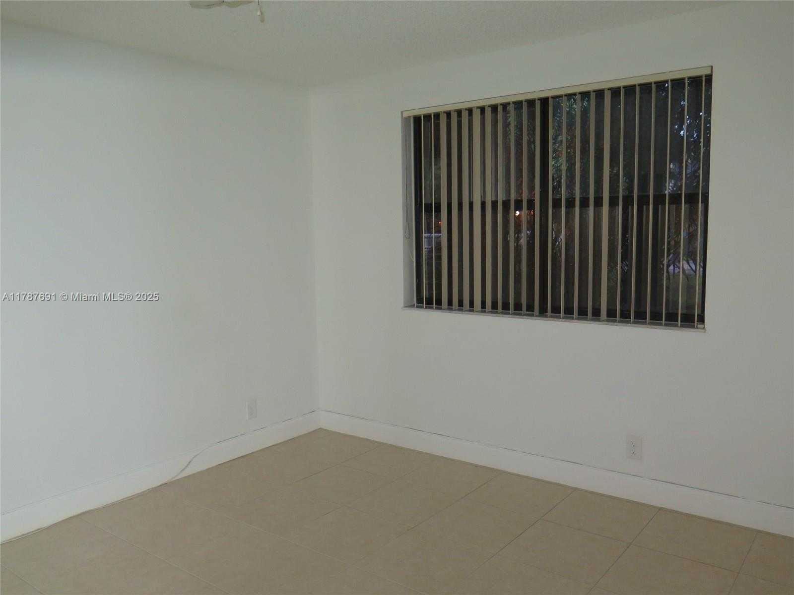 Small Image of 8180 #130, Doral Number 45