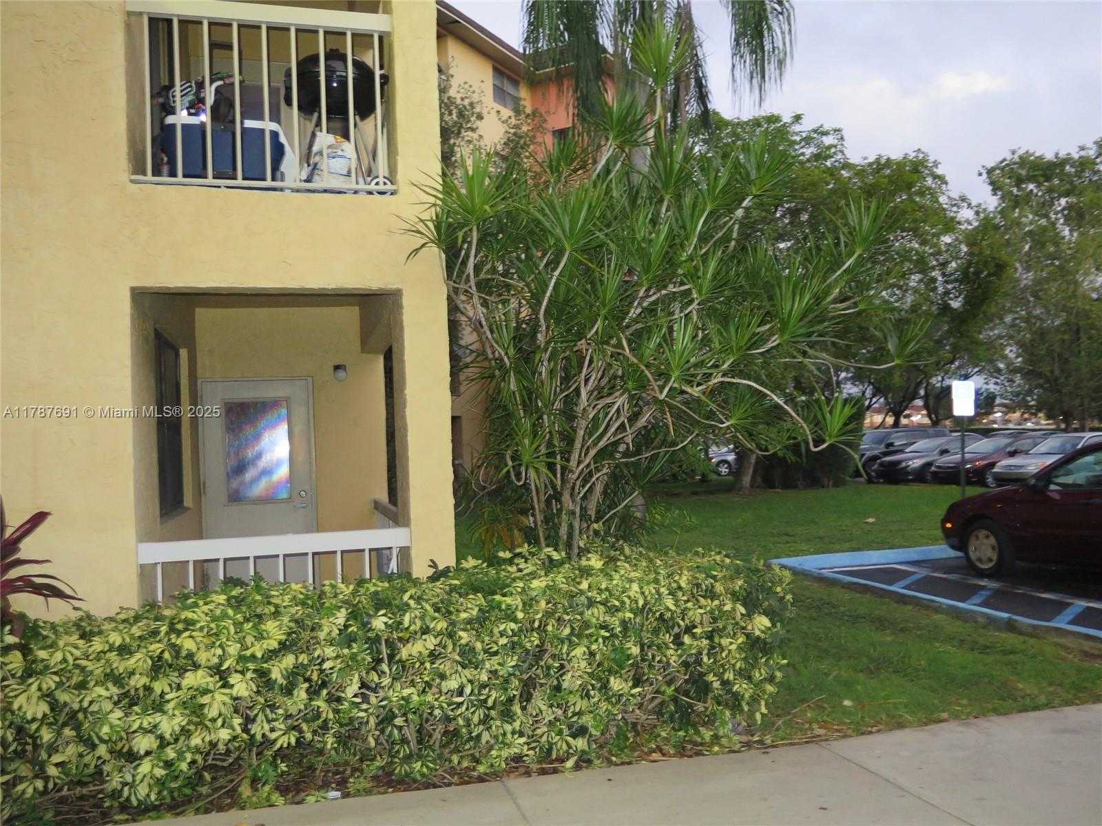 Small Image of 8180 #130, Doral Number 48