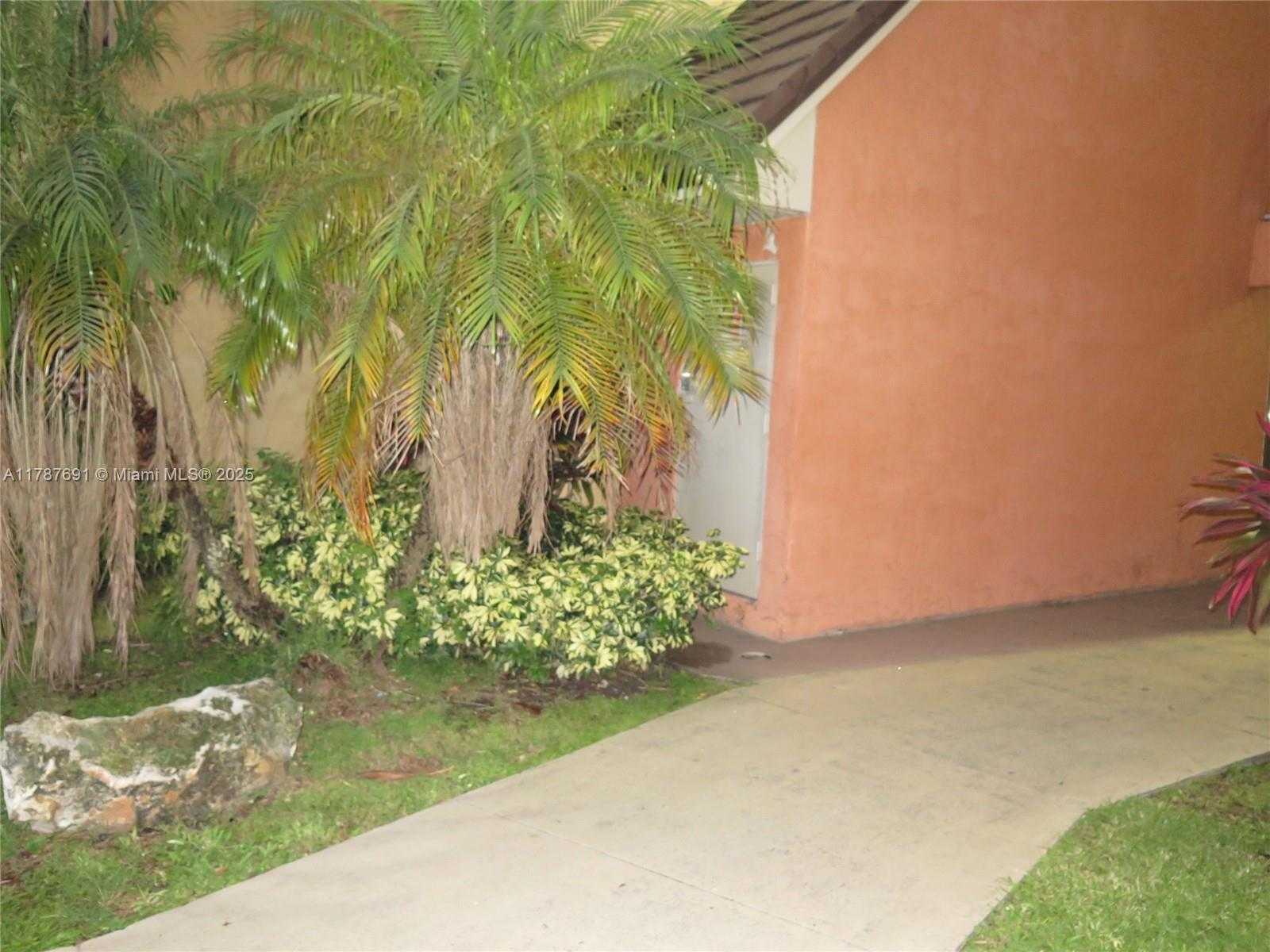 Small Image of 8180 #130, Doral Number 49
