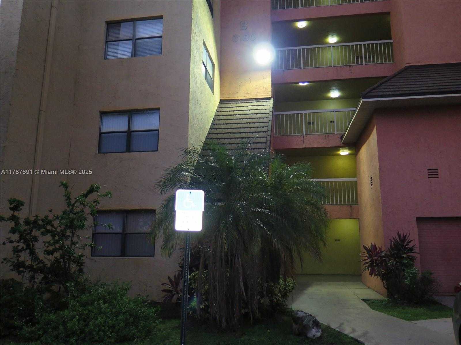 Small Image of 8180 #130, Doral Number 50