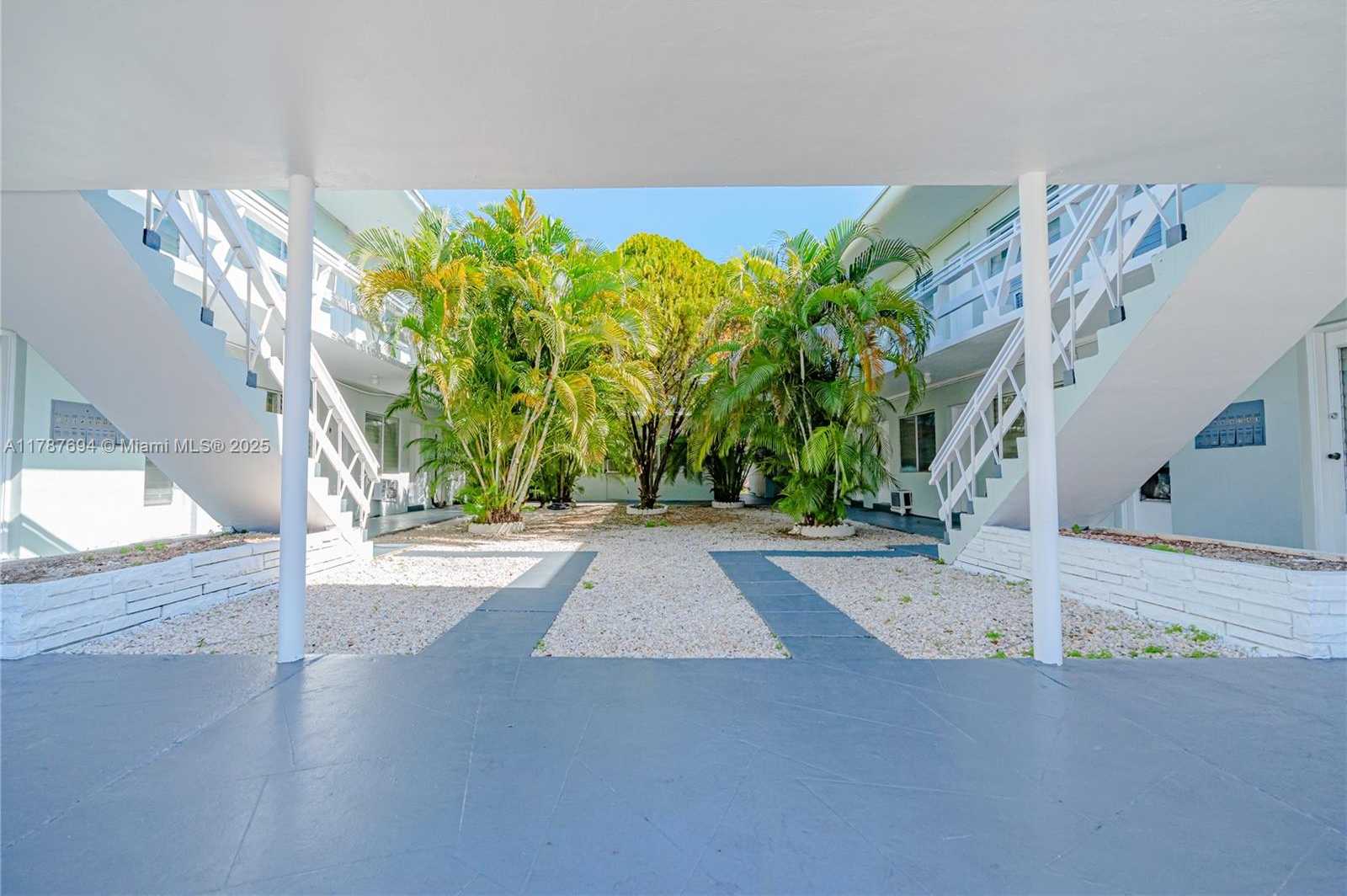 Small Image of 7351 GARY AVE #4, Miami Beach Number 10
