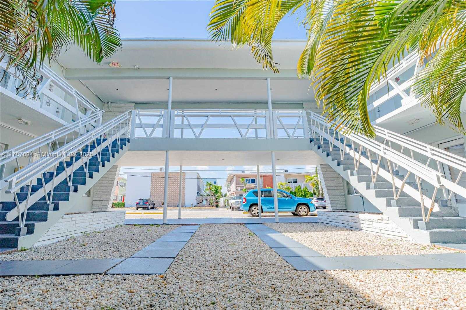 Small Image of 7351 GARY AVE #4, Miami Beach Number 11