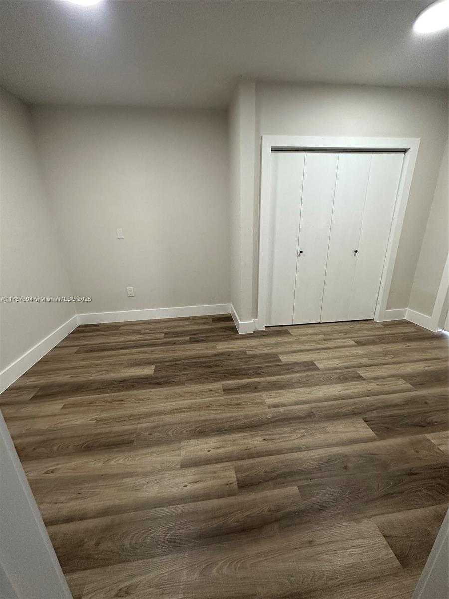 Small Image of 7351 GARY AVE #4, Miami Beach Number 3