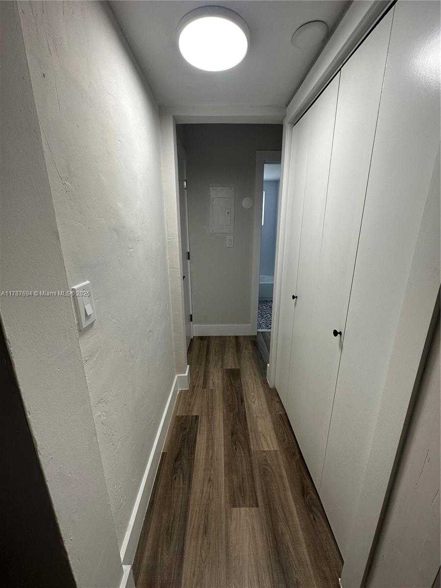 Small Image of 7351 GARY AVE #4, Miami Beach Number 5