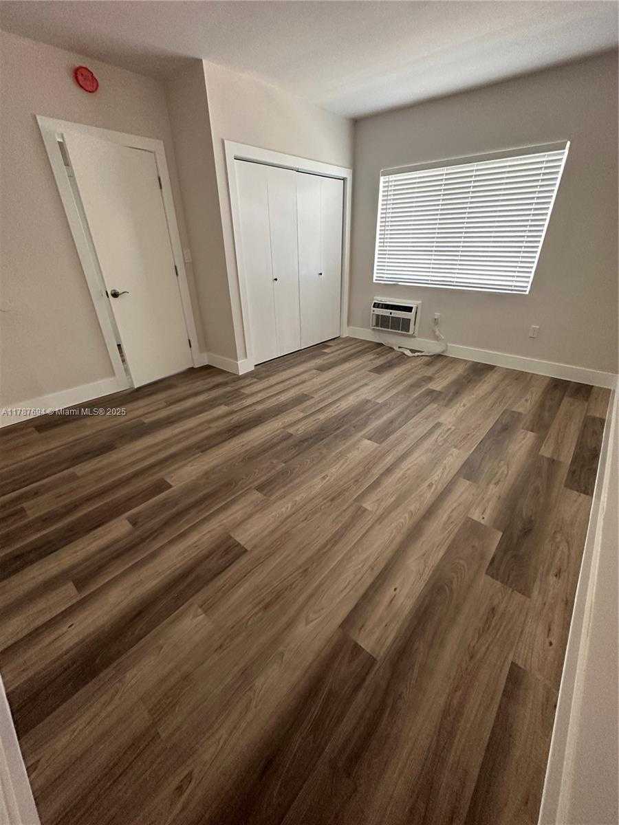 Small Image of 7351 GARY AVE #4, Miami Beach Number 6