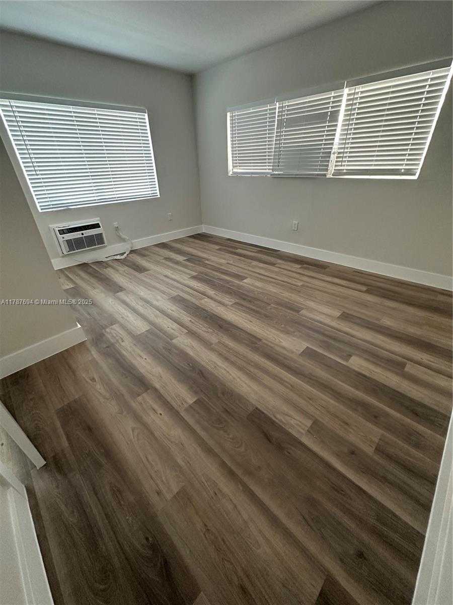 Small Image of 7351 GARY AVE #4, Miami Beach Number 7