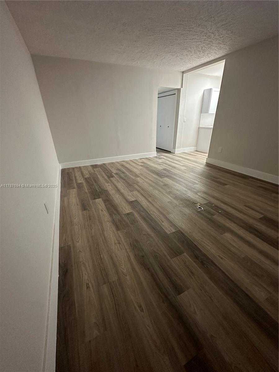 Small Image of 7351 GARY AVE #4, Miami Beach Number 8